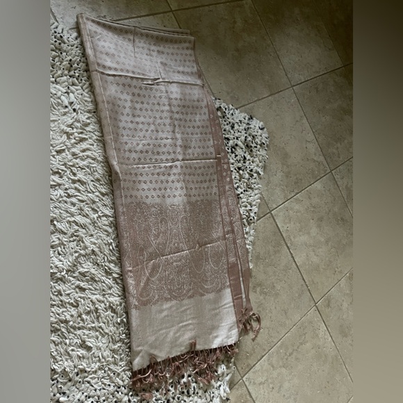 Cashmere Scarf - Picture 1 of 3